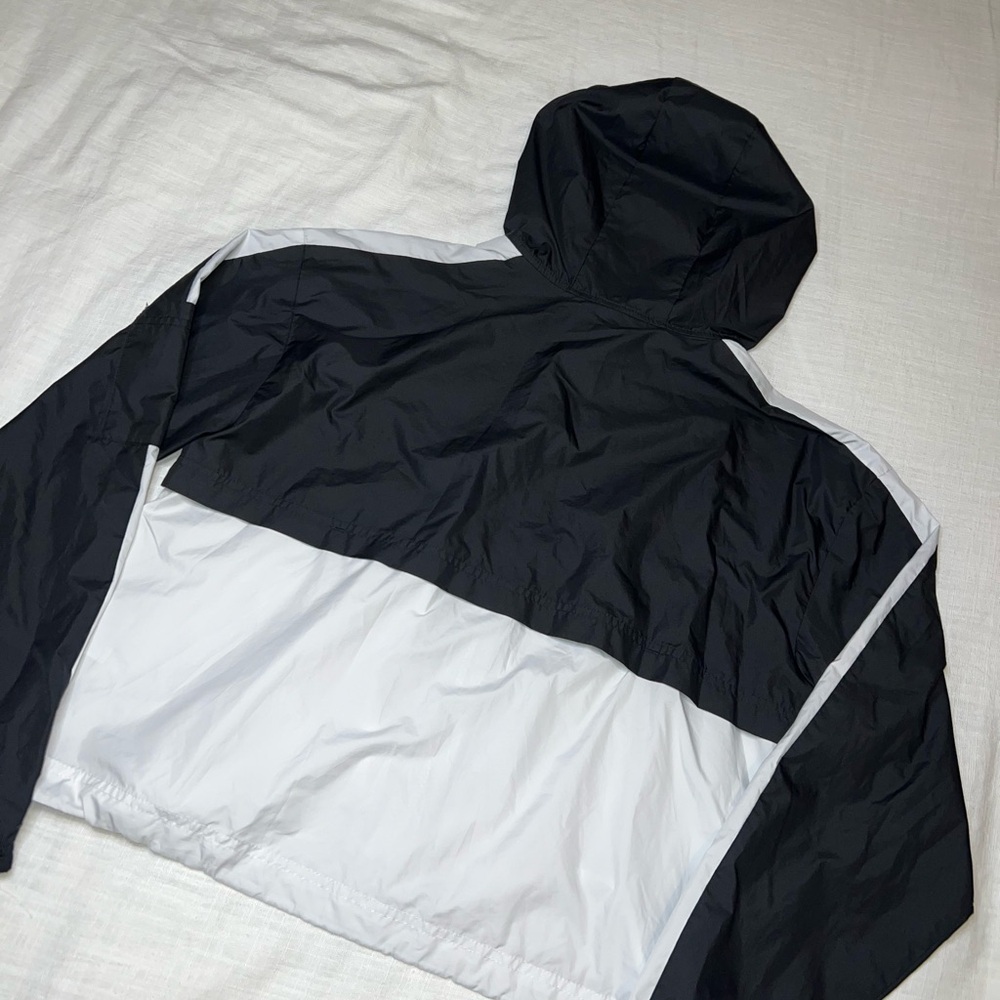 Nike Black and White Windbreaker Jacket - Picture 7 of 9